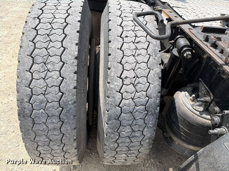 image for item ED5927 2014 Freightliner Coronado glider kit semi truck