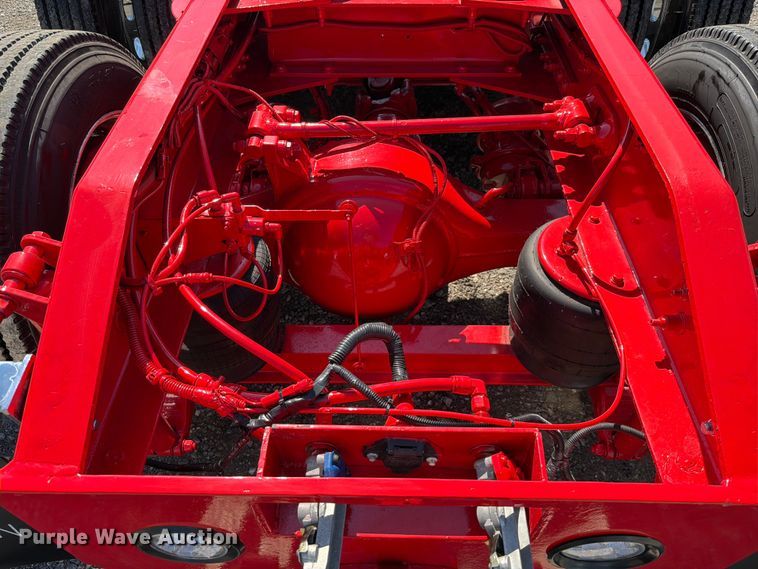 image for item ED5940 2016 Peterbilt 389 semi truck