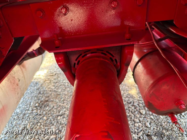 image for item ED5940 2016 Peterbilt 389 semi truck