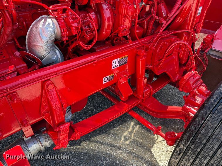 image for item ED5940 2016 Peterbilt 389 semi truck