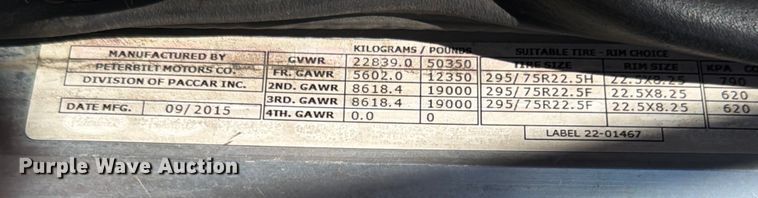 image for item ED5940 2016 Peterbilt 389 semi truck