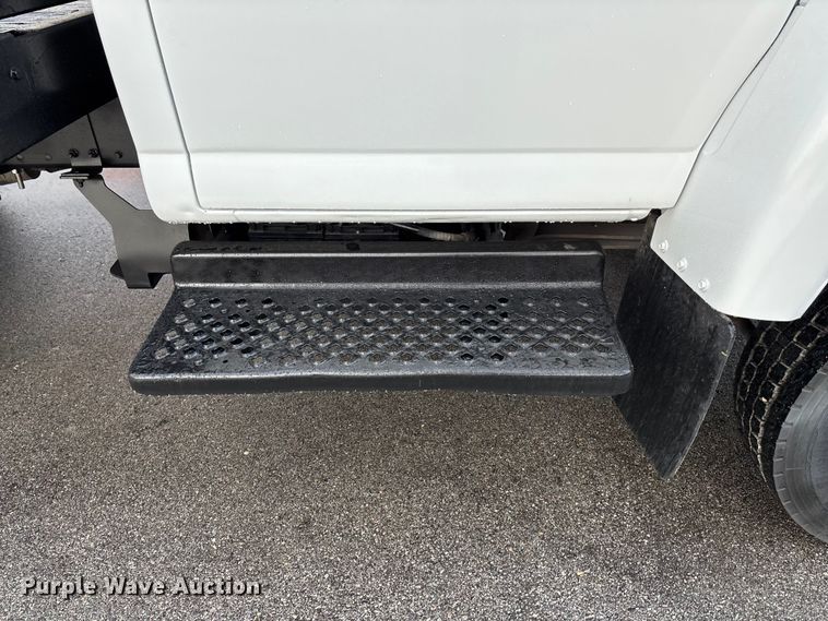 image for item EE4149 2009 GMC C5500 4x4 flatbed truck