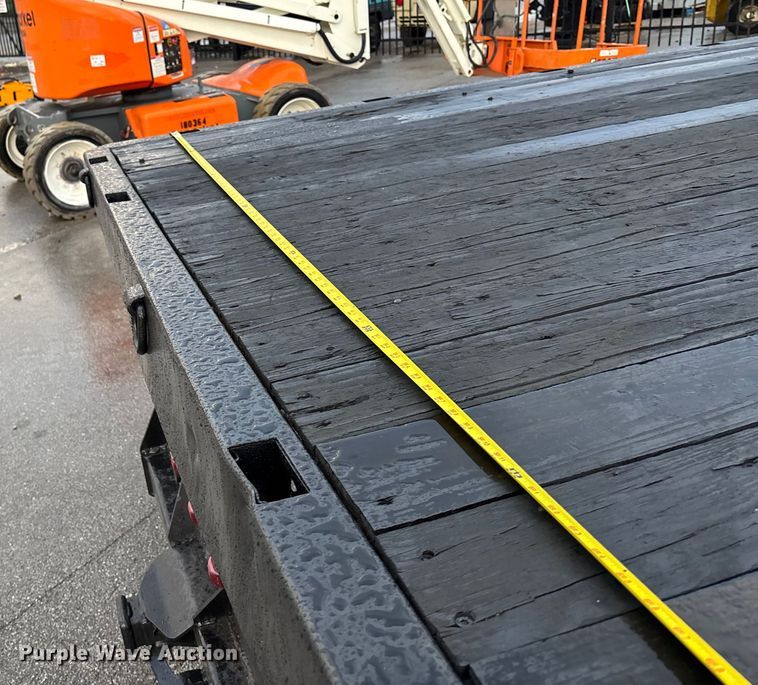 image for item EE4149 2009 GMC C5500 4x4 flatbed truck