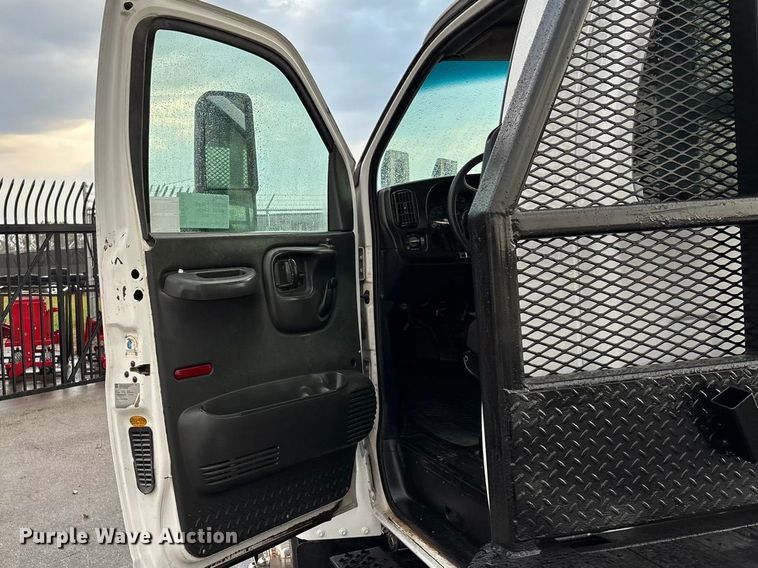 image for item EE4149 2009 GMC C5500 4x4 flatbed truck