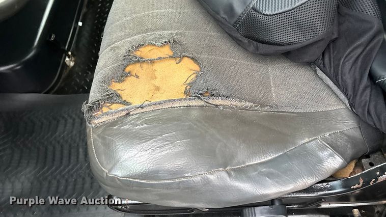 image for item EE4149 2009 GMC C5500 4x4 flatbed truck