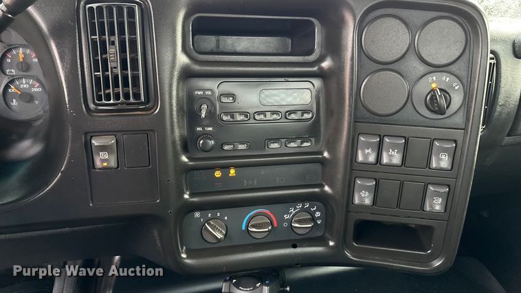 image for item EE4149 2009 GMC C5500 4x4 flatbed truck