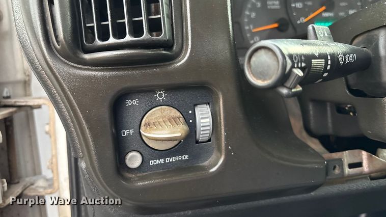 image for item EE4149 2009 GMC C5500 4x4 flatbed truck