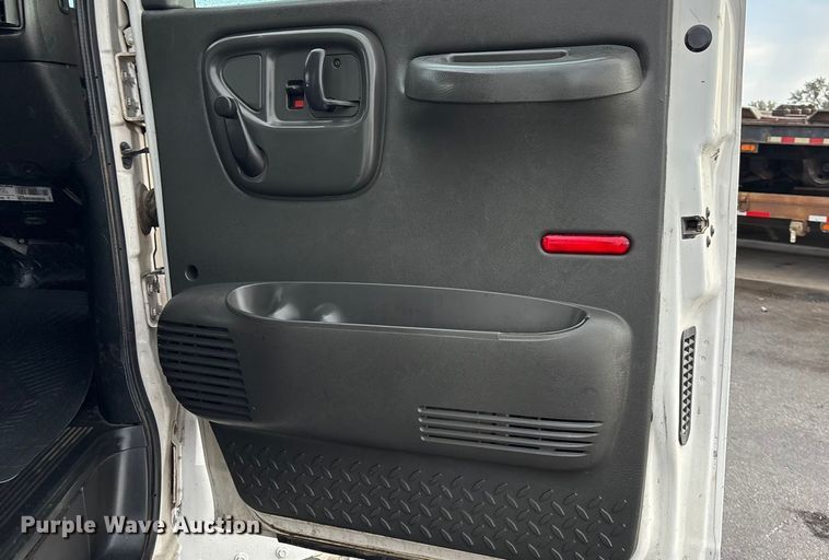 image for item EE4149 2009 GMC C5500 4x4 flatbed truck