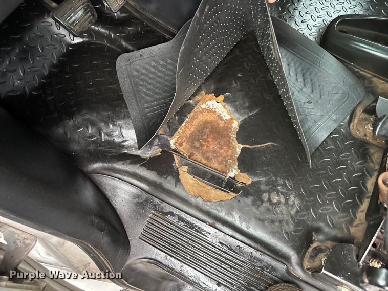 image for item EE4149 2009 GMC C5500 4x4 flatbed truck