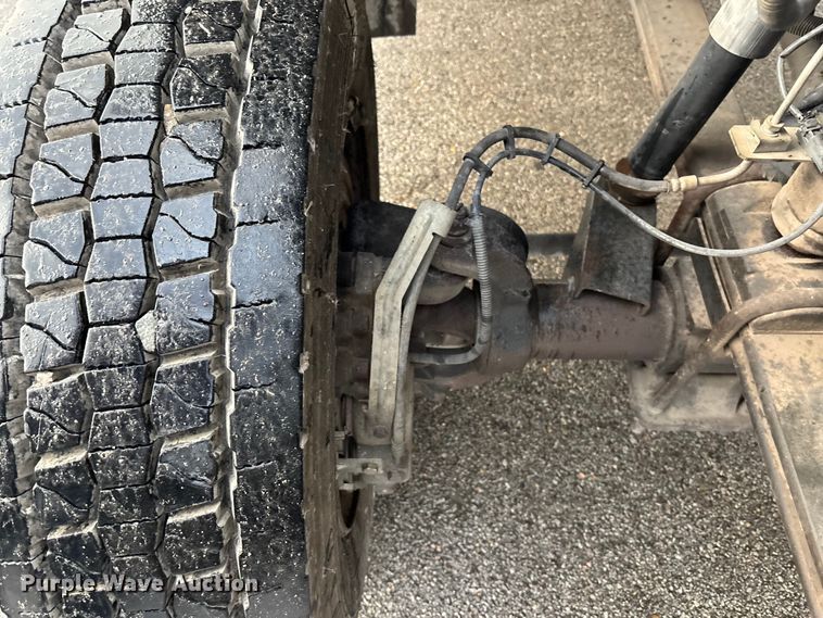 image for item EE4149 2009 GMC C5500 4x4 flatbed truck