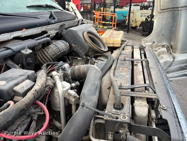 image for item EE4149 2009 GMC C5500 4x4 flatbed truck