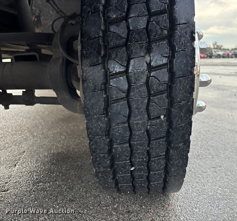 image for item EE4149 2009 GMC C5500 4x4 flatbed truck