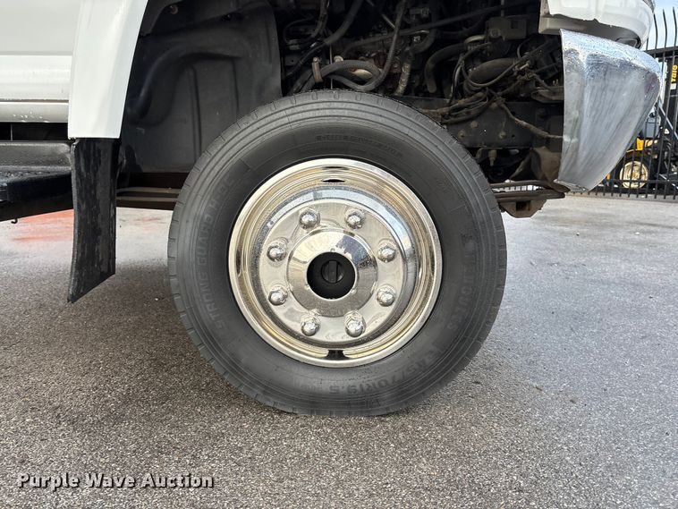 image for item EE4149 2009 GMC C5500 4x4 flatbed truck