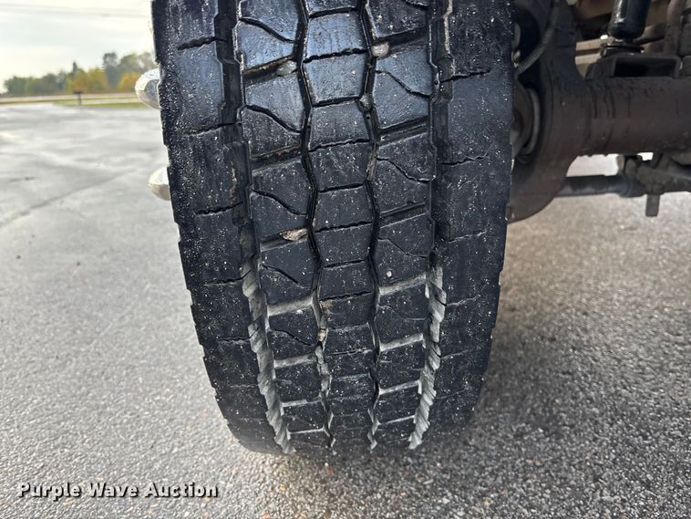 image for item EE4149 2009 GMC C5500 4x4 flatbed truck