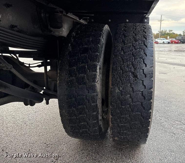 image for item EE4149 2009 GMC C5500 4x4 flatbed truck