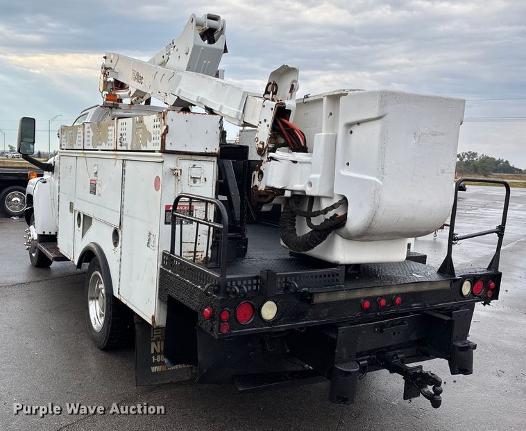 image for item EE4152 2007 Chevrolet C5500 bucket truck