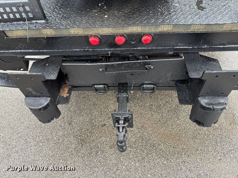 image for item EE4152 2007 Chevrolet C5500 bucket truck