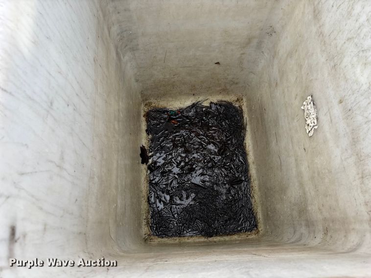 image for item EE4152 2007 Chevrolet C5500 bucket truck