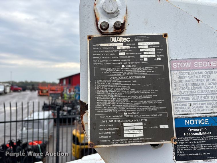 image for item EE4152 2007 Chevrolet C5500 bucket truck