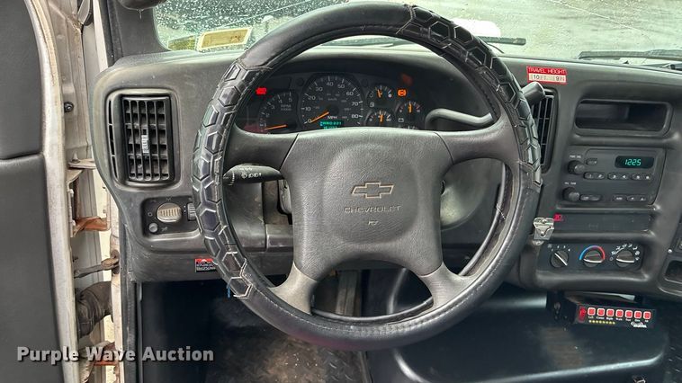 image for item EE4152 2007 Chevrolet C5500 bucket truck
