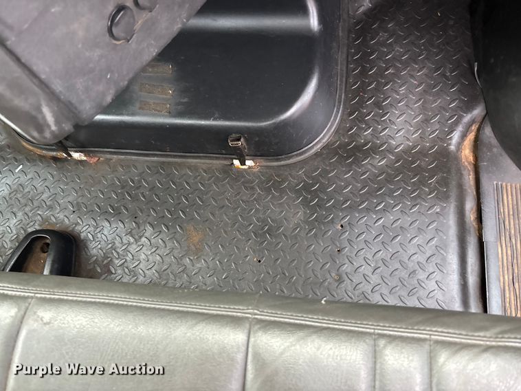 image for item EE4152 2007 Chevrolet C5500 bucket truck