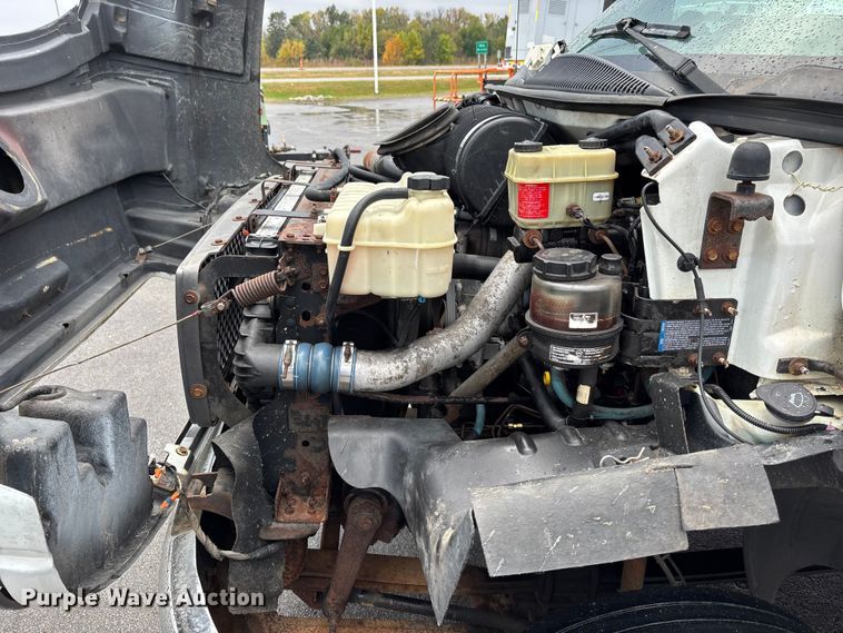 image for item EE4152 2007 Chevrolet C5500 bucket truck