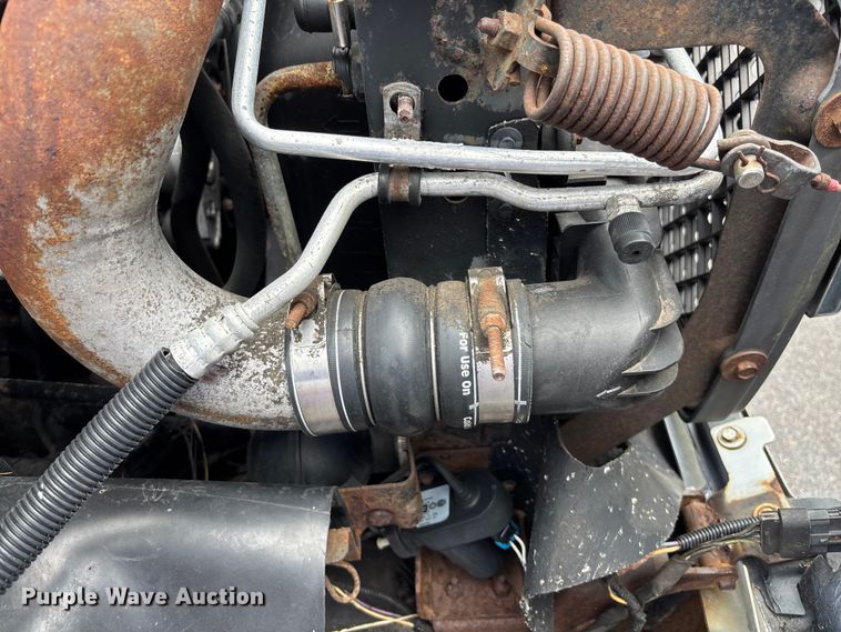 image for item EE4152 2007 Chevrolet C5500 bucket truck