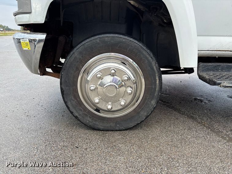 image for item EE4152 2007 Chevrolet C5500 bucket truck