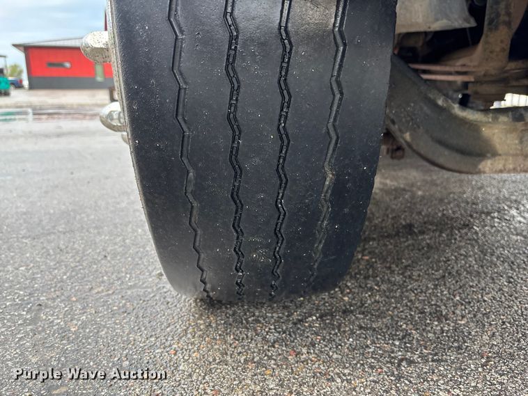 image for item EE4152 2007 Chevrolet C5500 bucket truck