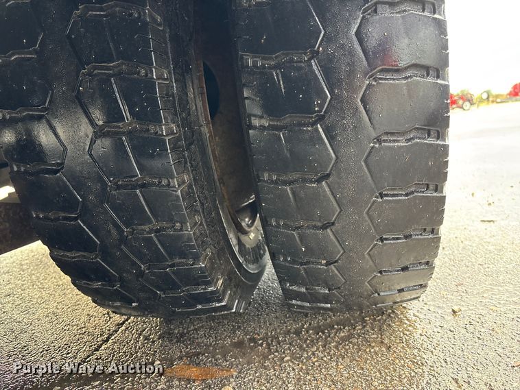 image for item EE4152 2007 Chevrolet C5500 bucket truck