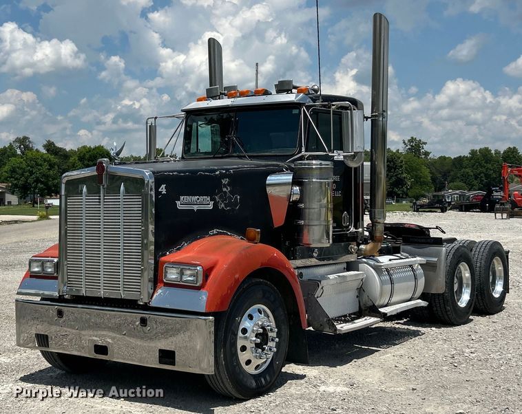 2000 Kenworth W900