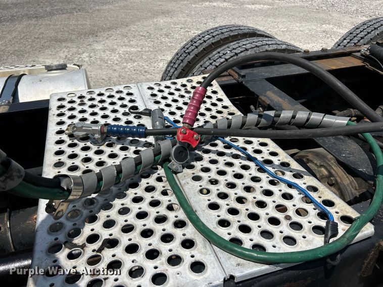 image for item EF2072 2000 Kenworth  W900 semi truck