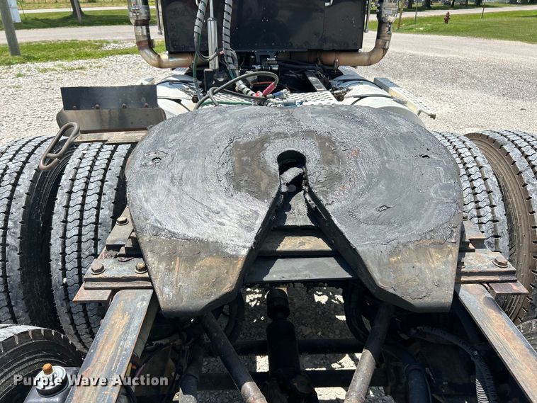 image for item EF2072 2000 Kenworth  W900 semi truck