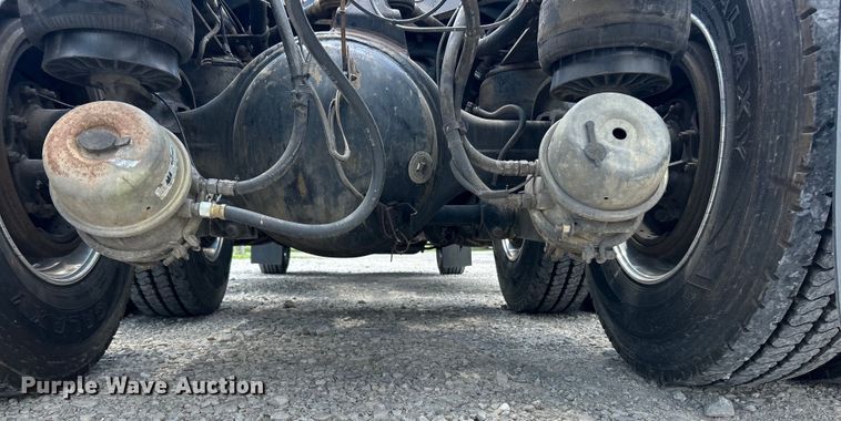 image for item EF2072 2000 Kenworth  W900 semi truck