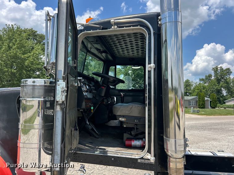 image for item EF2072 2000 Kenworth  W900 semi truck