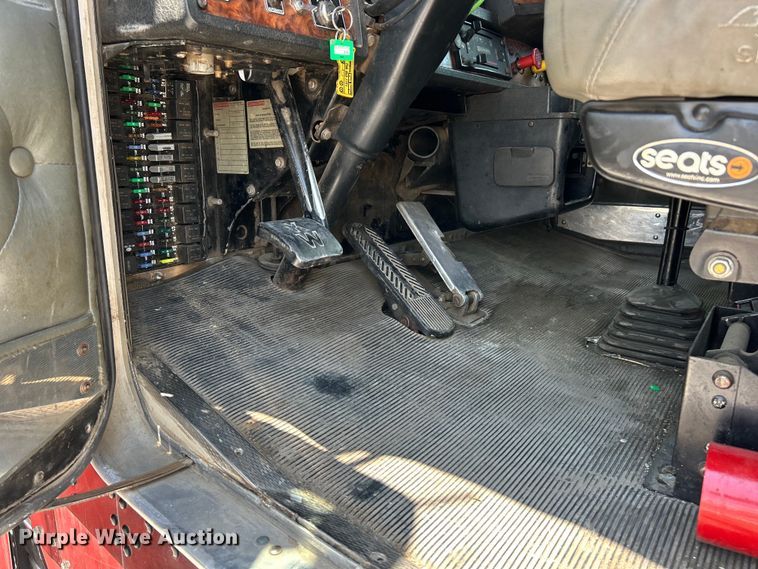 image for item EF2072 2000 Kenworth  W900 semi truck