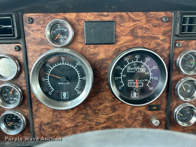 image for item EF2072 2000 Kenworth  W900 semi truck