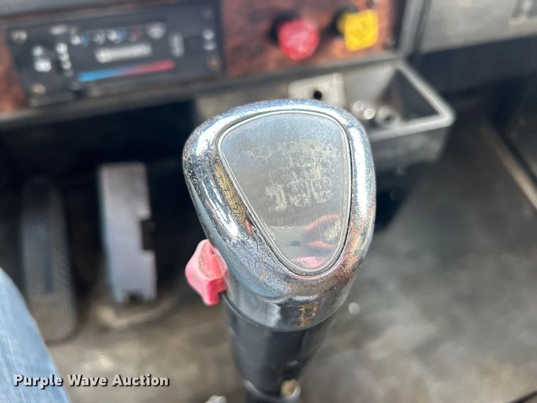 image for item EF2072 2000 Kenworth  W900 semi truck