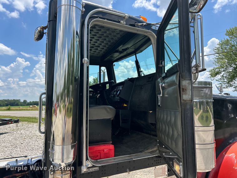 image for item EF2072 2000 Kenworth  W900 semi truck