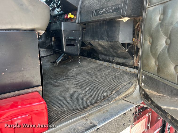 image for item EF2072 2000 Kenworth  W900 semi truck