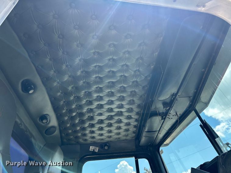 image for item EF2072 2000 Kenworth  W900 semi truck