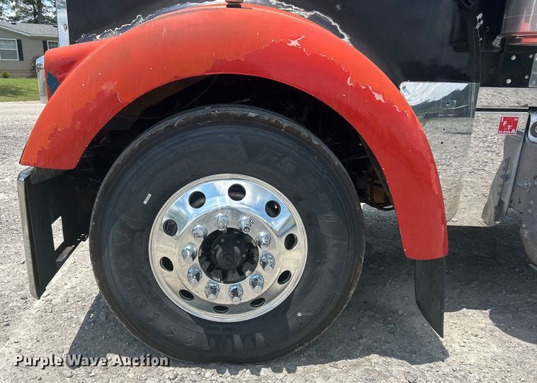 image for item EF2072 2000 Kenworth  W900 semi truck