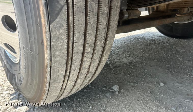 image for item EF2072 2000 Kenworth  W900 semi truck