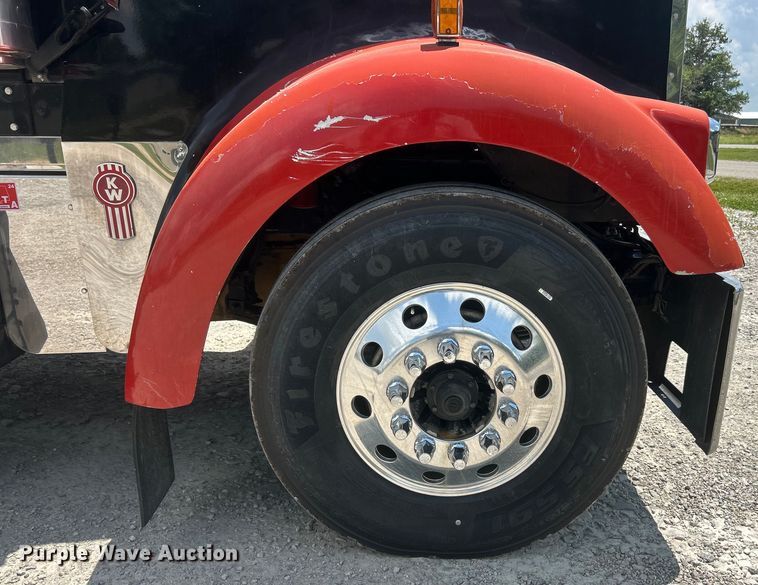 image for item EF2072 2000 Kenworth  W900 semi truck