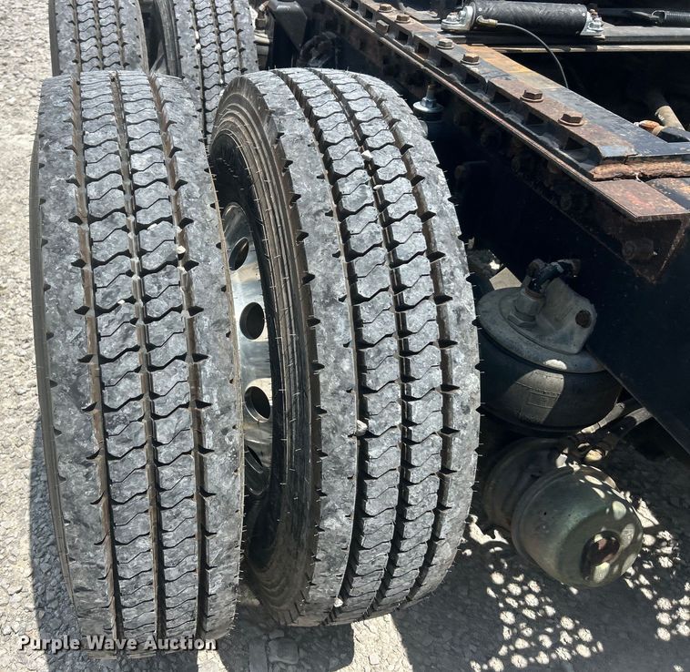 image for item EF2072 2000 Kenworth  W900 semi truck