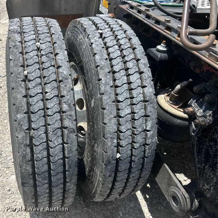 image for item EF2072 2000 Kenworth  W900 semi truck