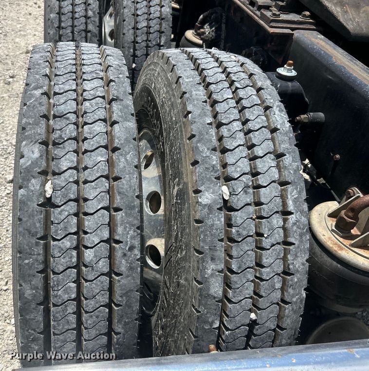 image for item EF2072 2000 Kenworth  W900 semi truck