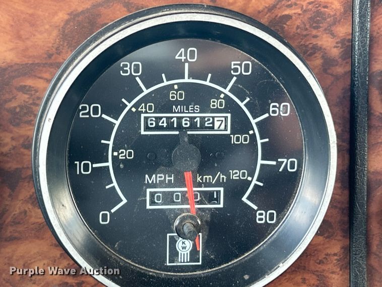 image for item EF2072 2000 Kenworth  W900 semi truck