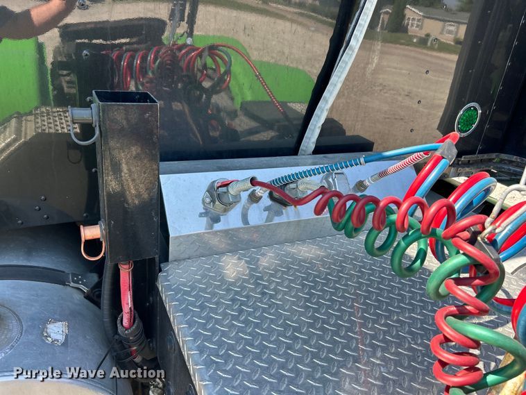 image for item EF2075 2016 Kenworth  T600 semi truck