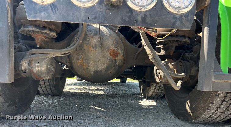 image for item EF2075 2016 Kenworth  T600 semi truck